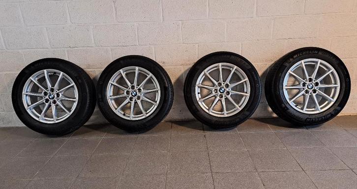 4 jantes neuves BMW 17" d'origine + 4 pneus neufs Michelin., Autos : Pièces & Accessoires, Pneus & Jantes, Jante(s), Pneus été