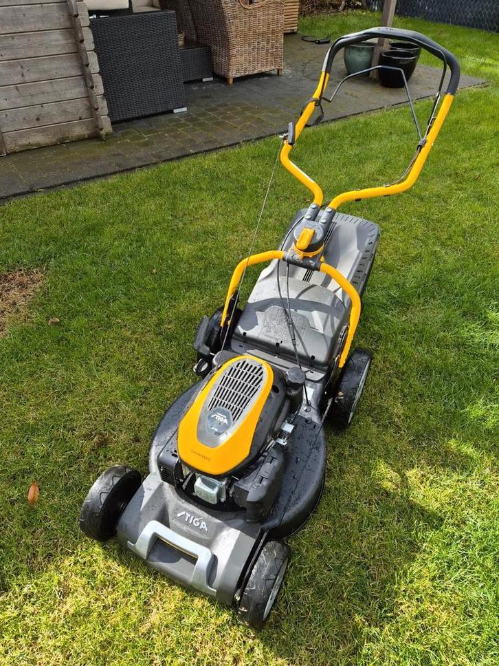 STIGA benzine grasmaaier combi 553 in zeer goede staat, Tuin en Terras, Grasmaaiers, Ophalen