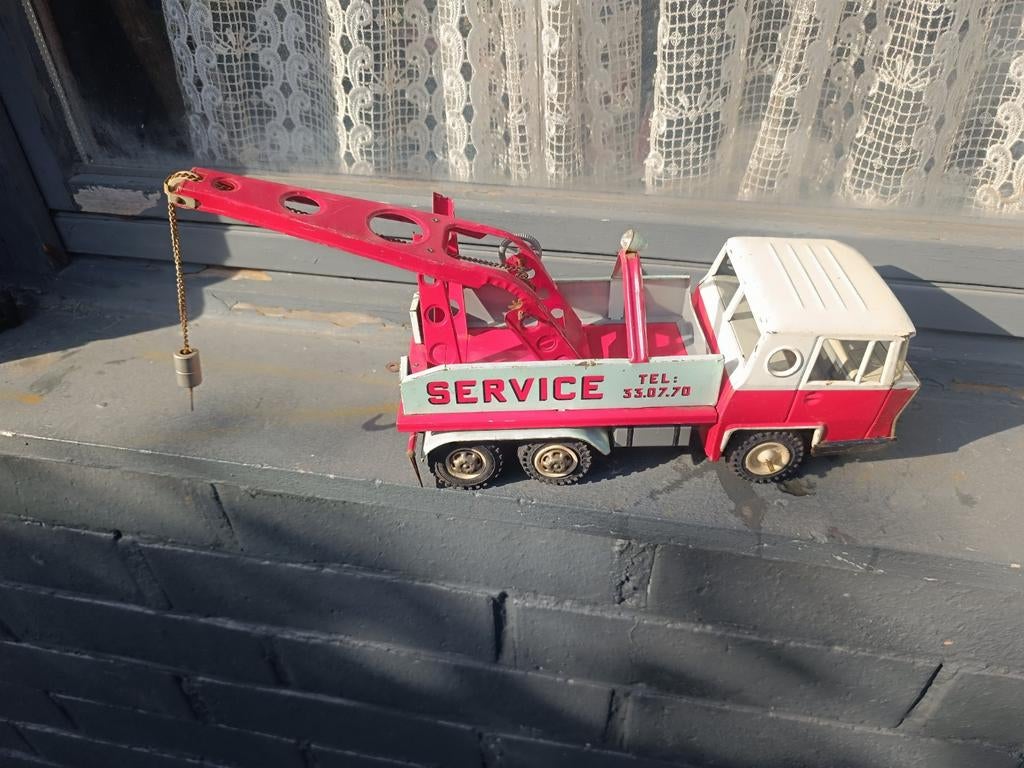 Camion de dépannage de marque française joustra