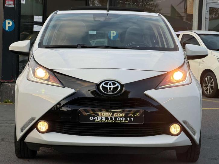 Toyota Aygo Aygo1.0i VVT-i* Boîte auto*NAVI+CAMERA*CUIR*BT*, Autos, Toyota, Entreprise, Achat, Aygo, ABS, Airbags, Air conditionné