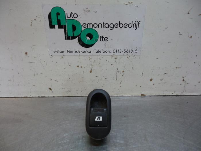 Commutateur vitre électrique d'un Citroen C3 (C3 02-), Autos : Pièces & Accessoires, Tableau de bord & Interrupteurs, Citroën