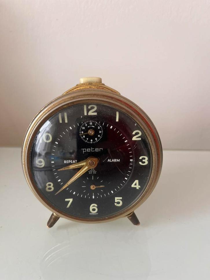 Réveil Peter vintage - métal noir beige, Electroménager, Réveils, Utilisé, Analogique, Enlèvement ou Envoi
