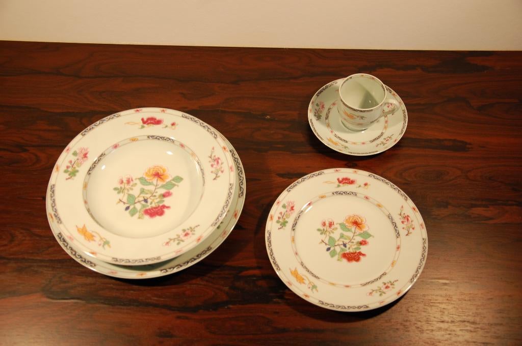Porseleinen servies Limoges + taartschaal en taartschep, Ophalen