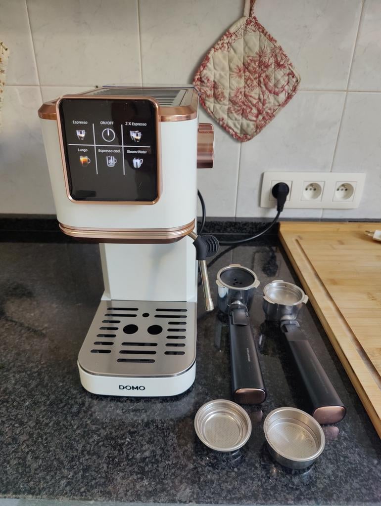 Machine à expresso Domo, Enlèvement