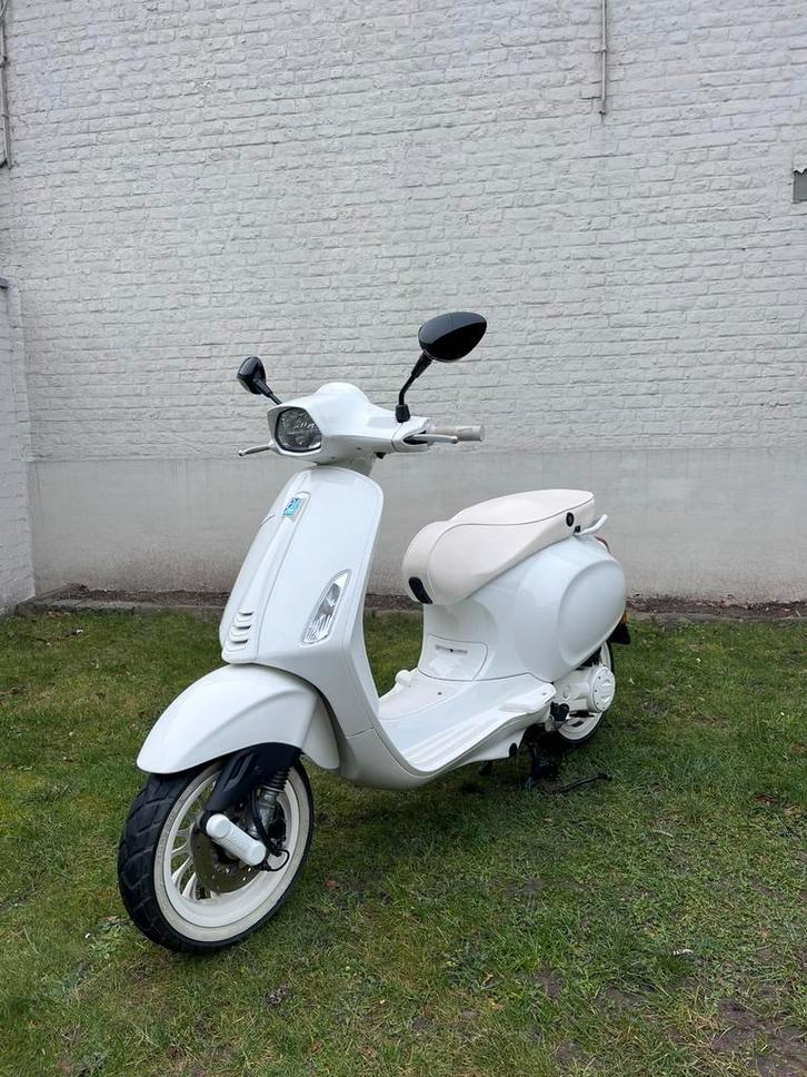 Vespa Sprint B klasse 2024, Fietsen en Brommers, Brommers | Vespa, Zo goed als nieuw, Overige modellen, Klasse B (45 km/u), Ophalen