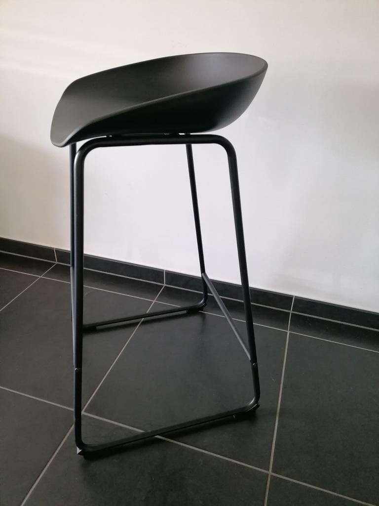 Moderne zwarte barkrukken, Huis en Inrichting, Barkrukken, Nieuw, 60 tot 90 cm, Kunststof, 2 krukken, Ophalen