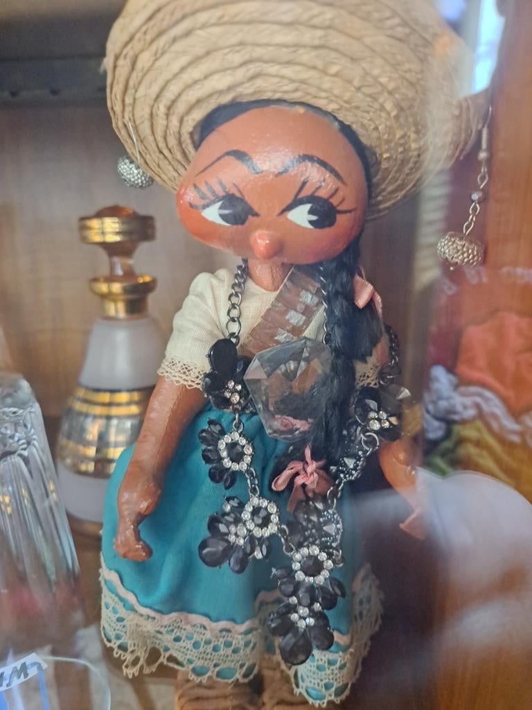 Poupée ancienne, Enlèvement