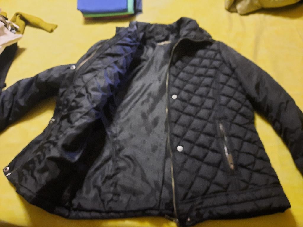 mooie korte moderne zwarte dames regenjas maat large "WE", Ophalen of Verzenden