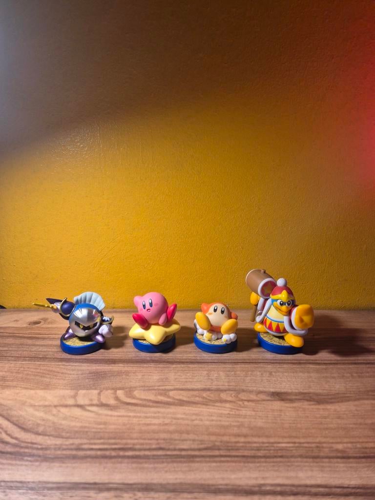 Kirby amiibo set compleet, Games en Spelcomputers, Ophalen of Verzenden, Zo goed als nieuw, Wii