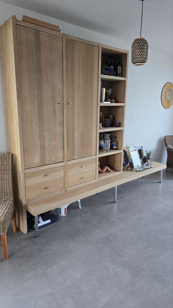 Wandkast met plaats voor TV, Ophalen