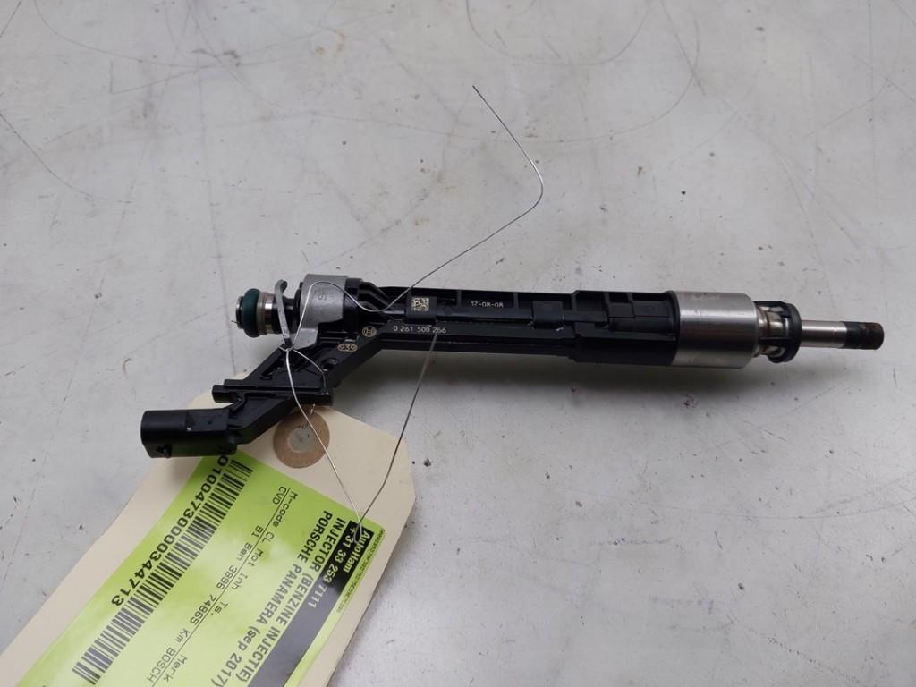 INJECTOR BRANDSTOF Porsche Panamera (971G) (01-2016/12-2023), Auto-onderdelen, Robert Bosch AG, Gebruikt, Porsche, Robert-Bosch-Allee 1
74232  Abstatt, DE
