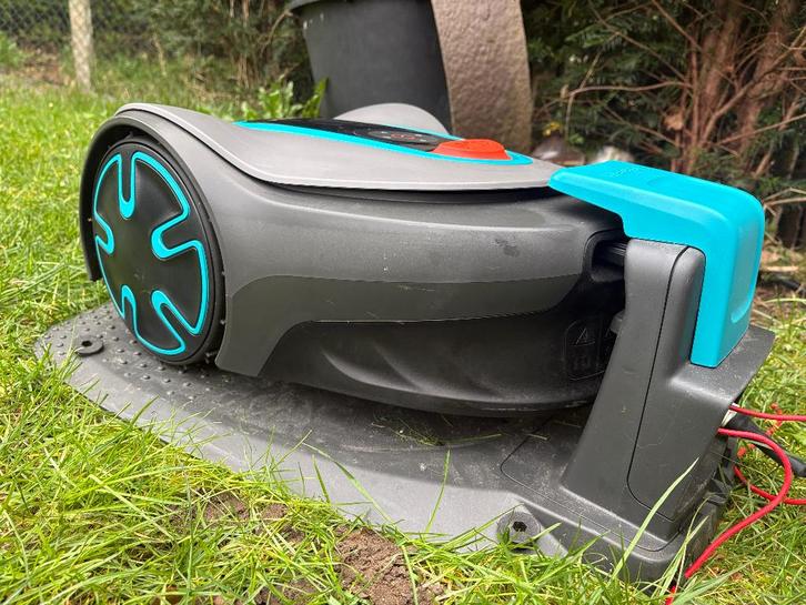 GARDENA SILENO minimo 500, Jardin & Terrasse, Tondeuses robotisées, Comme neuf, Moins de 20 cm, Contrôlable via l'application