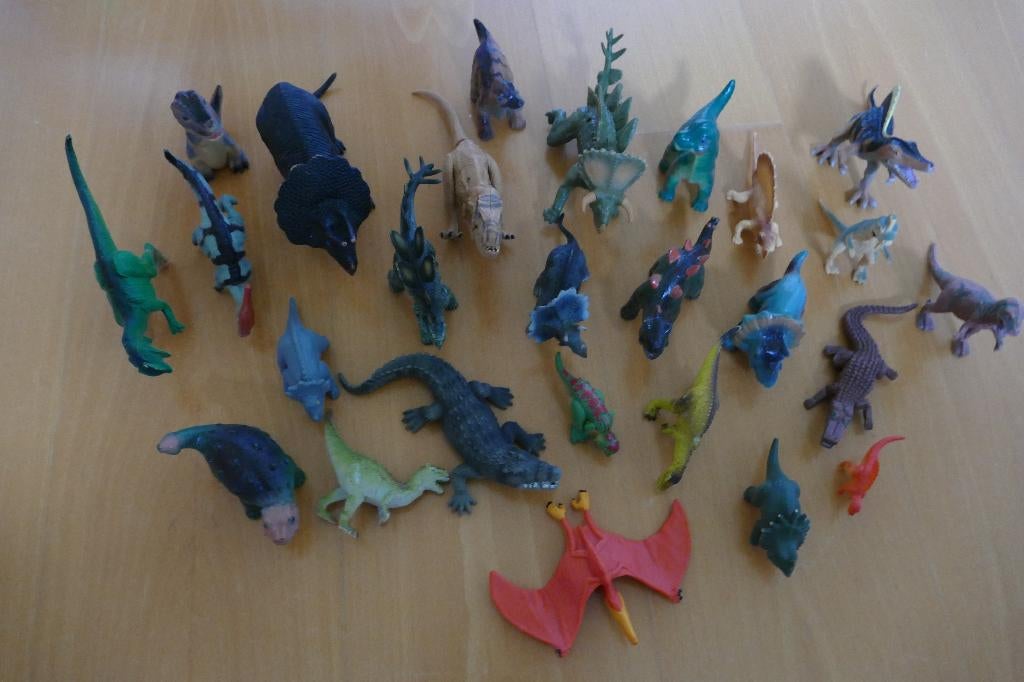 25 dinosaurussen, Ophalen of Verzenden, Zo goed als nieuw