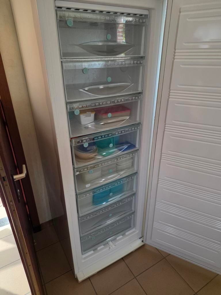 Miele diepvriezer met schuiven, Elektronische apparatuur, Vriezers en Diepvrieskisten, Ophalen of Verzenden