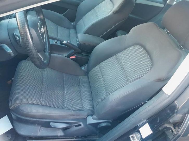 ACCOUDOIR CENTRAL Audi A3 Sportback (8PA) (01-2004/03-2013), Autos : Pièces & Accessoires, Habitacle & Garnissage, Audi, Utilisé