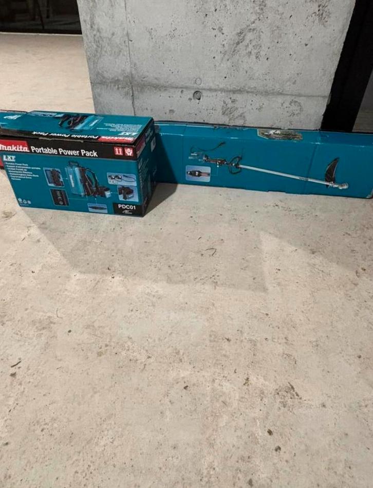 Makita Accustation + bosmaaier, Doe-het-zelf en Bouw, Gereedschap | Machine-onderdelen en Toebehoren, Nieuw, Ophalen