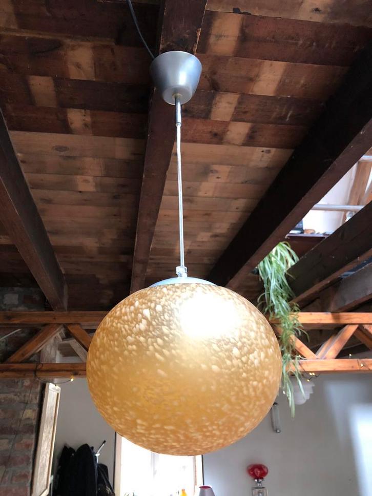 Grote bolvormige lamp, Huis en Inrichting, Lampen | Hanglampen, Zo goed als nieuw, Glas, Ophalen of Verzenden