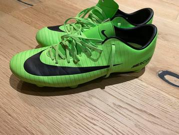 Chaussure de football Nike Mercurial M41 disponible aux enchères