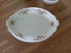 Schaal met rand van roosjes Petrus Regout Maastricht, Antiek en Kunst, Antiek | Schalen, Ophalen of Verzenden