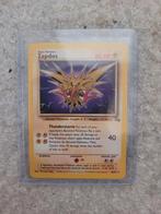 Zapdos #30, Hobby en Vrije tijd, Verzamelkaartspellen | Pokémon, Ophalen of Verzenden, Zo goed als nieuw, Losse kaart, Foil
