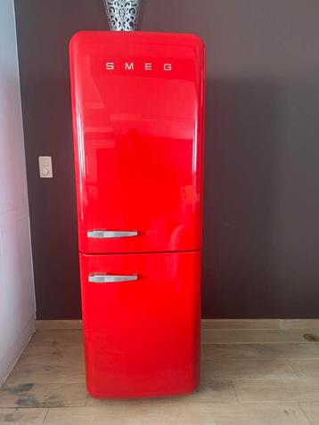 Frigo Smeg FAB32R7 disponible aux enchères