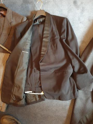 lot kostuums vintage 4 stuks beschikbaar voor biedingen