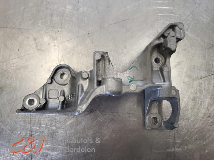 Steun (diversen) van een Opel Vivaro, Auto-onderdelen, Ophanging en Onderstel, Opel, Gebruikt, 3 maanden garantie, Ophalen of Verzenden