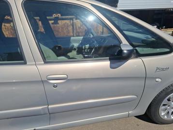 Portier 4Deurs rechts-voor van een Citroen Xsara Picasso (KD beschikbaar voor biedingen