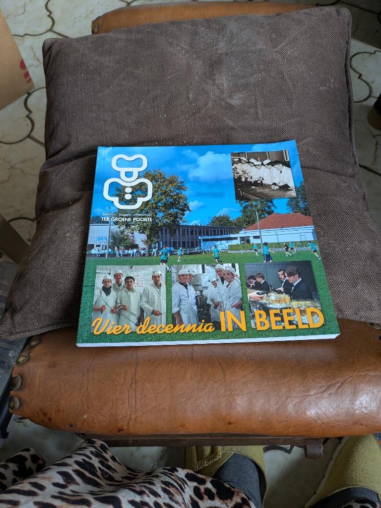 Vier decennia in beeld - ter groene poorte, Ophalen of Verzenden, Nieuw
