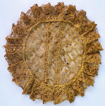 Religieus gouddraad kelkkleedje diameter 20 cm beschikbaar voor biedingen