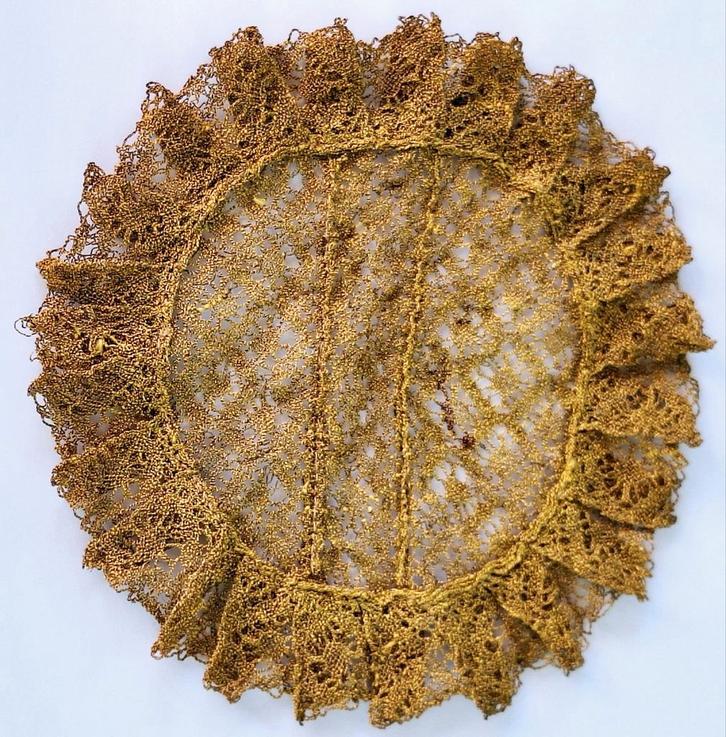 Religieus gouddraad kelkkleedje diameter 20 cm, Antiek en Kunst, Antiek | Religieuze voorwerpen, Ophalen of Verzenden