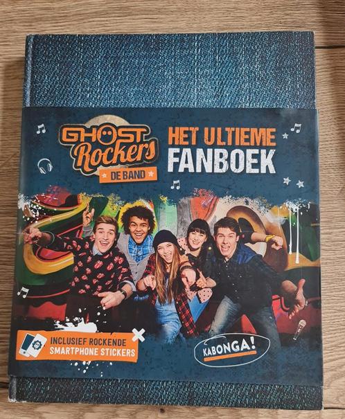 Boek : Ghost Rockers : het ultieme fanboek, Livres, Livres pour enfants | Jeunesse | 10 à 12 ans, Comme neuf, Enlèvement ou Envoi