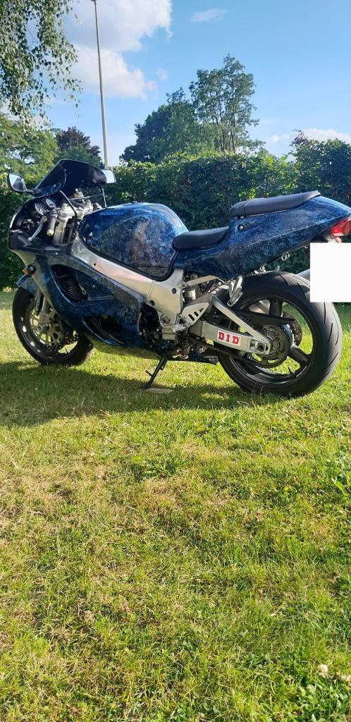 mooie srad 750, Motoren, Motoren | Suzuki, Particulier, Sport, meer dan 35 kW, 4 cilinders, Ophalen
