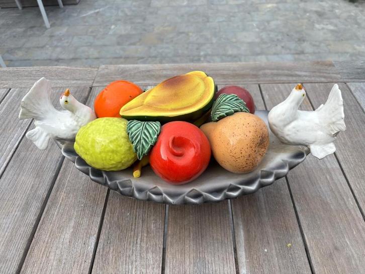 Fruitschaal met duiven in porcelein, Antiek en Kunst, Antiek | Porselein, Ophalen of Verzenden