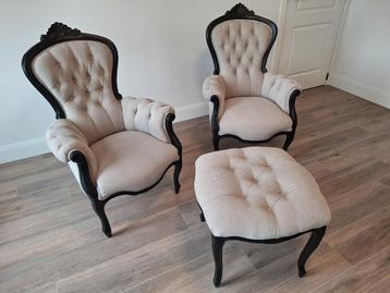 2 Stoelen In Landelijke Stijl Met Bijhorende Bank beschikbaar voor biedingen