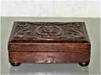 Prachtige oude houten hand bewerkte doosje uit Italië, Antiquités & Art, Enlèvement ou Envoi