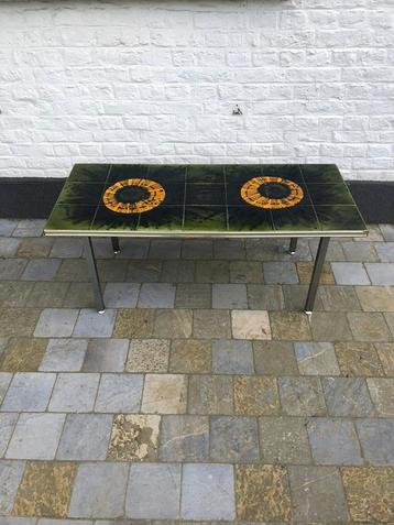 Tafel gesigneerd Vigneron • keramiek vintage kunstdecoratie beschikbaar voor biedingen