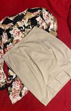 Ensemble jupe beige + blouse fleurie + ceinture T40-42, Envoi, Comme neuf, Taille 38/40 (M), Beige