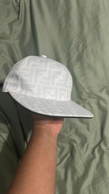 Fendi Casquette, Enlèvement, Casquette, Fendi, Comme neuf