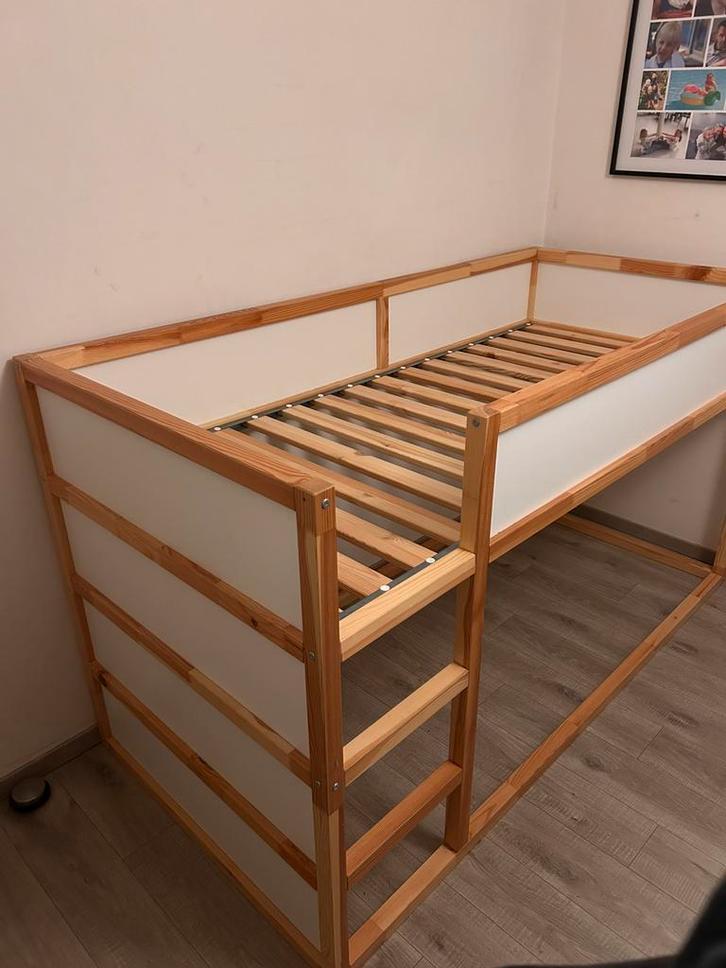 Keerbaar bed ‘KURA’ - IKEA, Kinderen en Baby's, Kinderkamer | Stapelbedden en Hoogslapers, Zo goed als nieuw, Hoogslaper, Ophalen