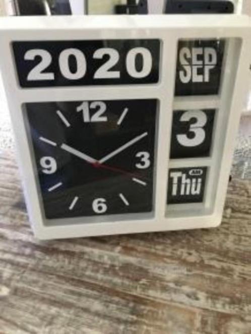 annaloog klok , witte staande klok , met datum, Maison & Meubles, Accessoires pour la Maison | Horloges, Neuf, Horloge sur pied