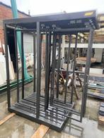 Magazijn: rek, stelling voor presentatie diverse materialen, Ophalen