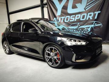Ford focus ST mk4 Performance panodak matrix alcantara  beschikbaar voor biedingen