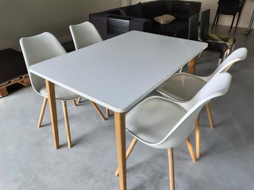 tafel en 4 stoelen, Huis en Inrichting, Tafels | Eettafels, Zo goed als nieuw, Vier personen, Rechthoekig, Ophalen