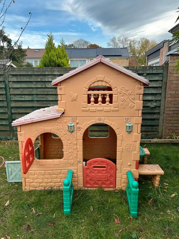 Gezellig ruim buitenspeelhuisje FEBER, Kinderen en Baby's, Speelgoed | Buiten | Speelhuisjes, Gebruikt, Kunststof, Ophalen