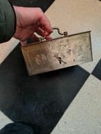 Antiek metalen kistje, Antiek en Kunst, Ophalen of Verzenden