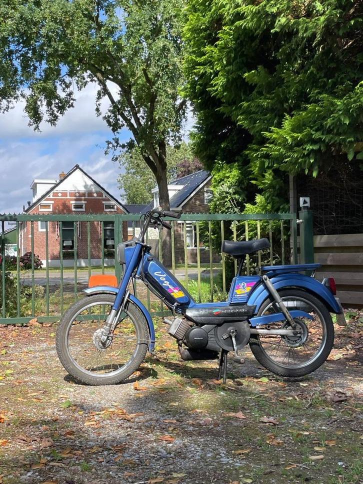 peugeot 103 vogue with number plate and a lot of extra parts, Fietsen en Brommers, Brommers | Peugeot, Gebruikt, Overige modellen