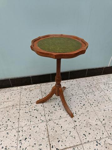 Vintage Engels wijntafel / bijzettafel  beschikbaar voor biedingen