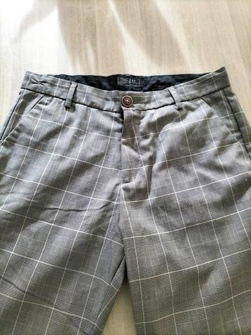 Net geklede broek M164 beschikbaar voor biedingen