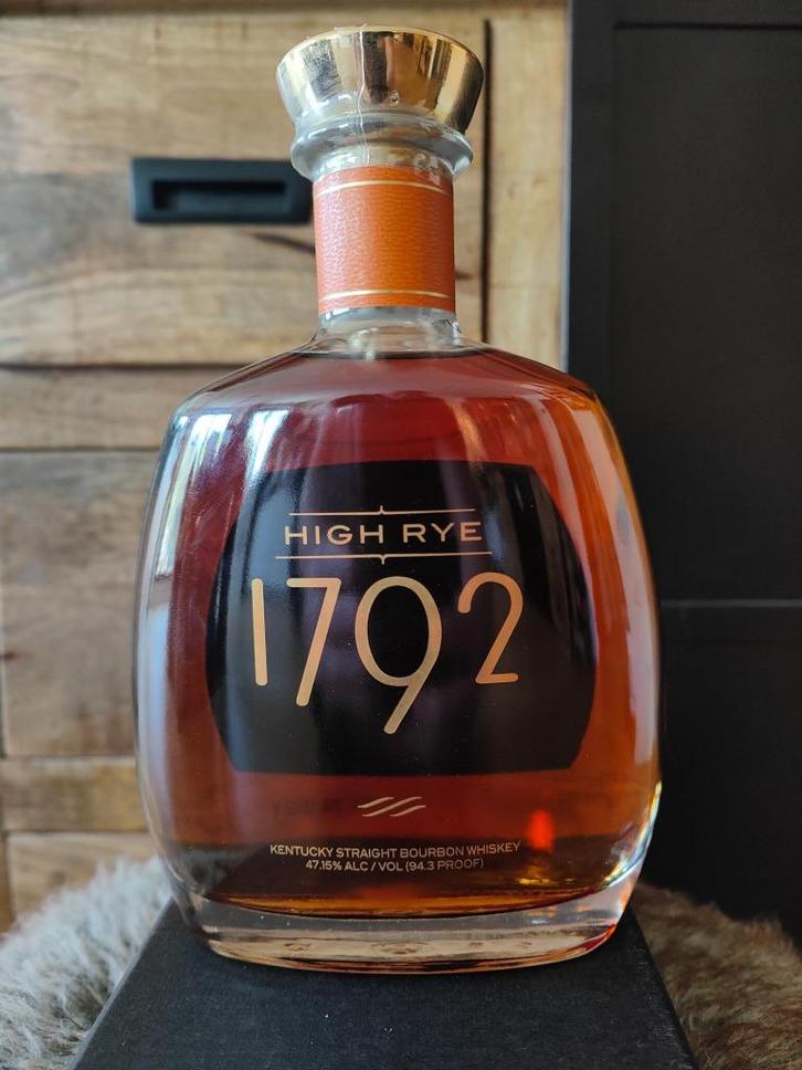 1792 Barton High Rye Expression Bourbon en édition limitée, Collections, Vins, Neuf, Autres types, Autres régions, Pleine, Enlèvement ou Envoi